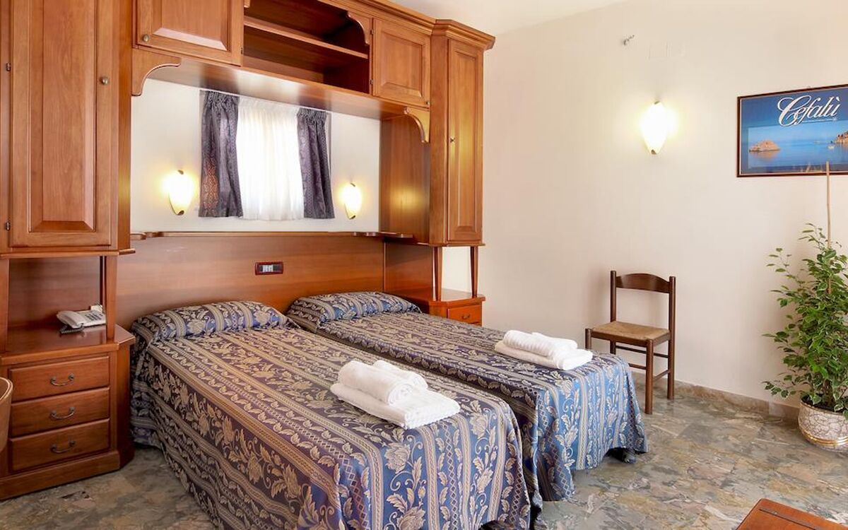 La Giara 3* Cefalù
